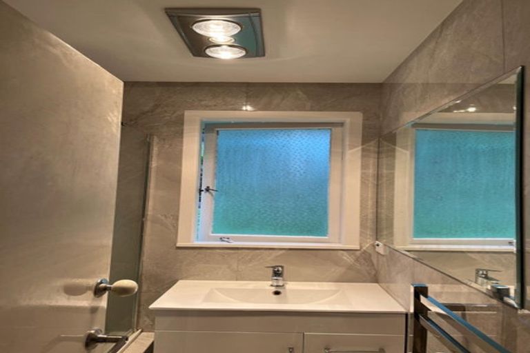 Photo of property in 140 Ti Rakau Drive, Pakuranga, Auckland, 2010