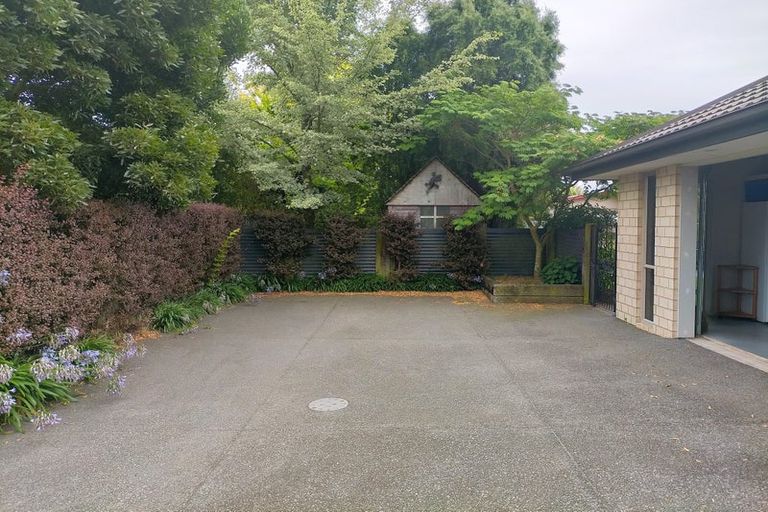 Photo of property in 4 Zuppicich Lane, Woodend, 7610