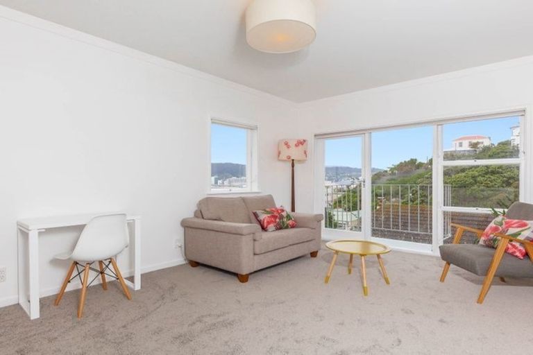 Photo of property in Kingsgate Flats, 10 Austin Street, Mount Victoria, Wellington, 6011