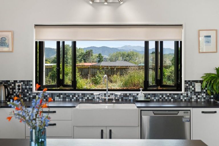 Photo of property in 96b Kent Street, Carterton, 5713