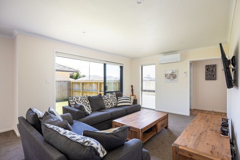 Photo of property in 15 Nukuroa Close, Waitara, 4320