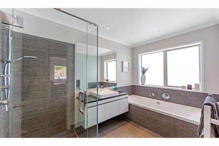 Photo of property in 200 Harris Drive, Silverdale, 0932