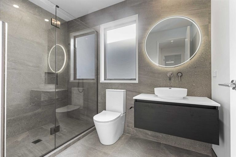 Photo of property in 2/12 Killarney Road, Frankton, Hamilton, 3204