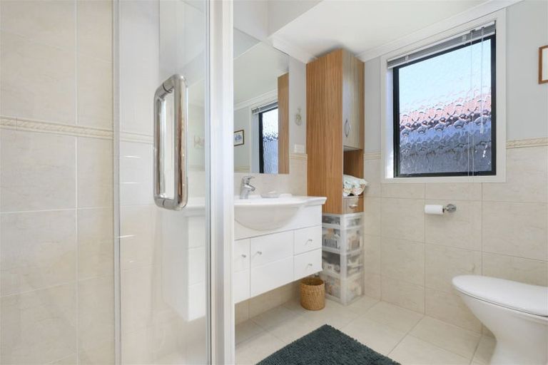 Photo of property in 6 Saint Heliers Place, Papamoa Beach, Papamoa, 3118