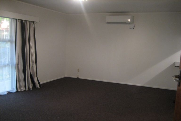 Photo of property in 1/200 Te Atatu Road, Te Atatu South, Auckland, 0610