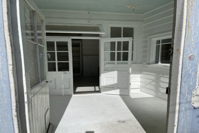 Photo of property in 15 Queens Parade, Devonport, Auckland, 0624