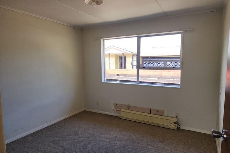 Photo of property in 289b Wellington Road, Wainuiomata, Lower Hutt, 5014
