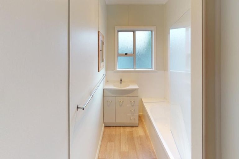 Photo of property in 21 Florence Avenue, Palmerston North, 4414