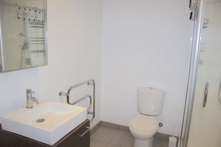 Photo of property in Shoal Haven Apartments, 407a/130 Anzac Street, Takapuna, Auckland, 0622