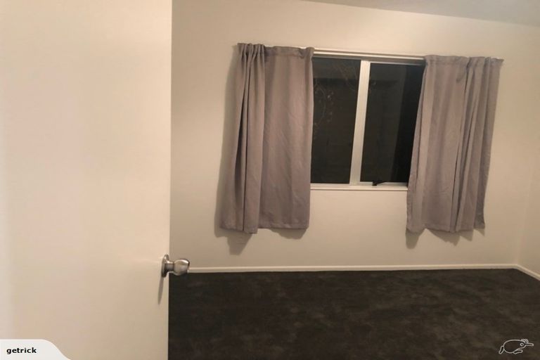 Photo of property in 53 Sikkim Crescent, Clover Park, Auckland, 2019