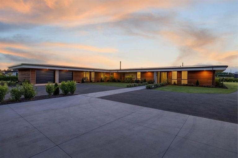 Photo of property in 22 Penberley Road, Prebbleton, 7676