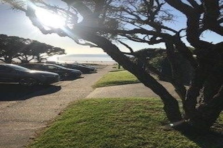 Photo of property in 17 The Strand, Takapuna, Auckland, 0622