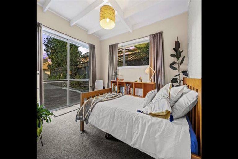 Photo of property in 68b Te Atatu Road, Te Atatu South, Auckland, 0610