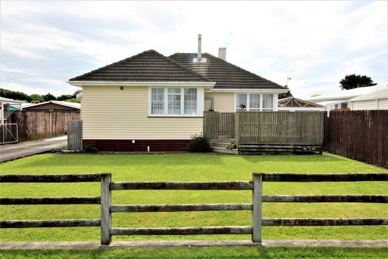 Photo of property in 69 Burgoyne Street, Woodville, 4920