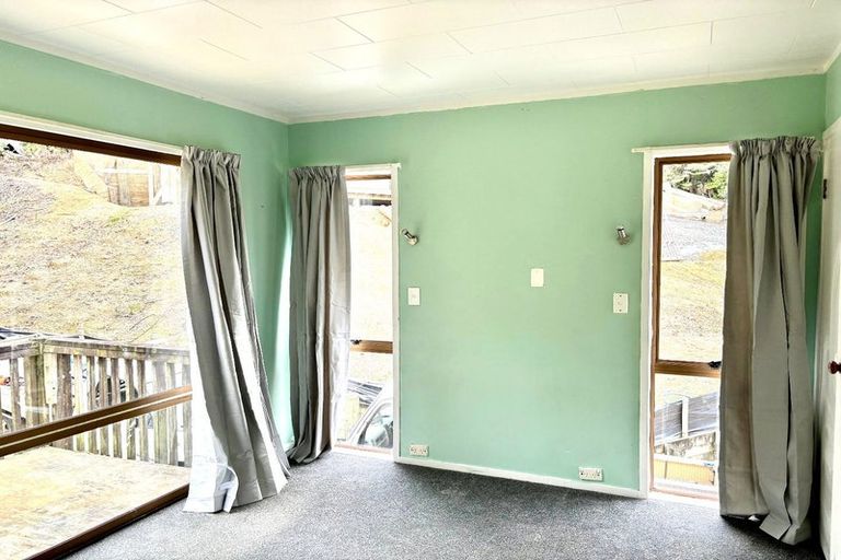 Photo of property in 31 Elliston Crescent, Stanmore Bay, Whangaparaoa, 0932