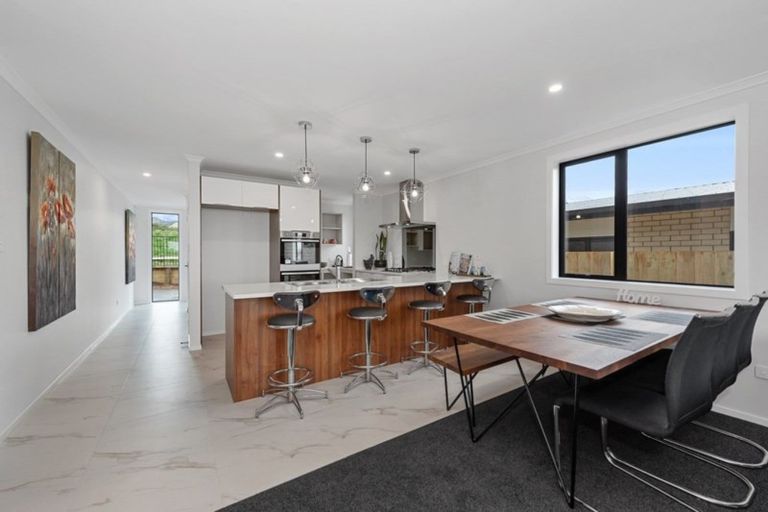 Photo of property in 20 Te Tiireke Drive, Glenview, Hamilton, 3206