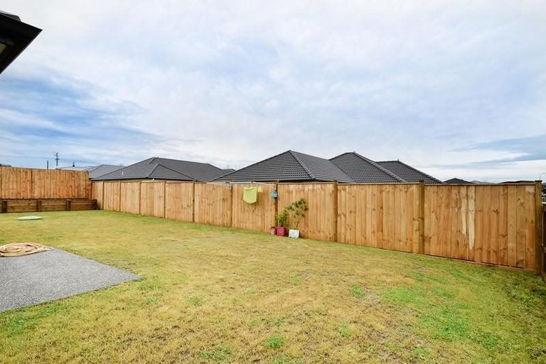 Photo of property in 7 Pohue Avenue, Huapai, Kumeu, 0810