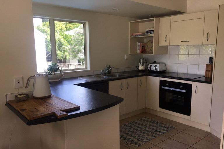 Photo of property in 5 Alfred Street, Northcote Point, Auckland, 0627