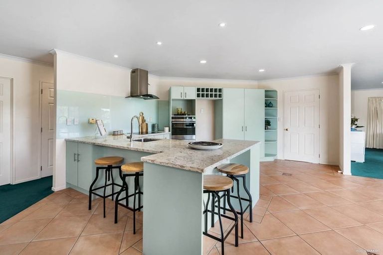 Photo of property in 10 Byblos Place, The Gardens, Auckland, 2105