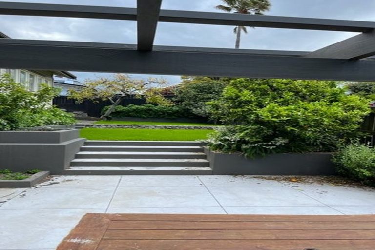 Photo of property in 45 Napier Terrace, Hospital Hill, Napier, 4110