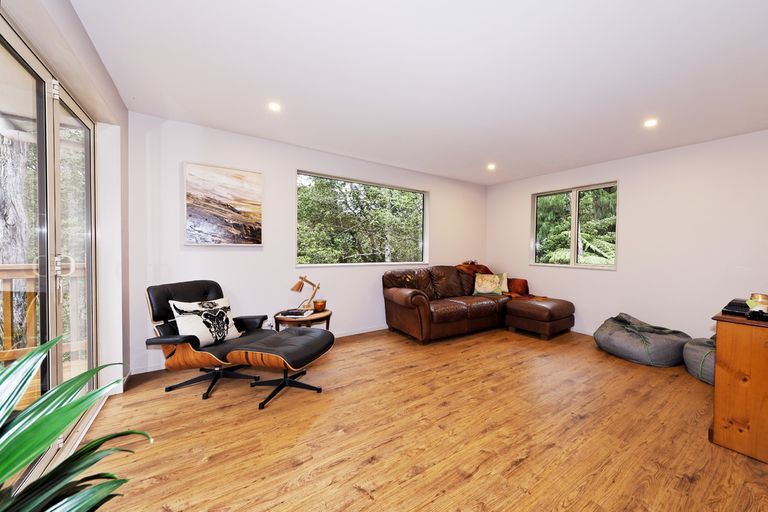 Photo of property in 53a Onedin Place, Titirangi, Auckland, 0604