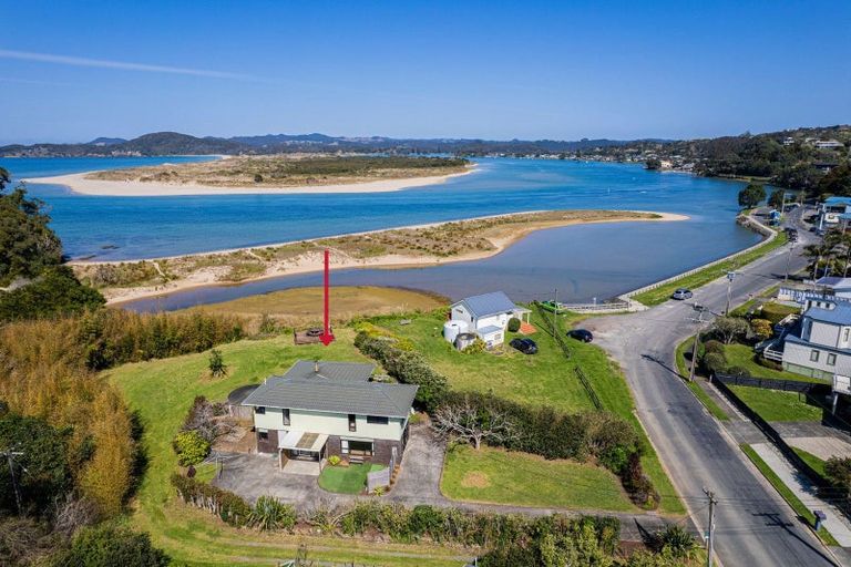 Photo of property in 36 Te Maika Road, Ngunguru, Whangarei, 0173