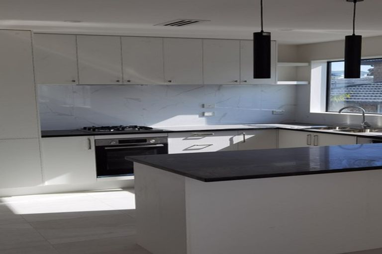 Photo of property in 13a Blue Way, Glendene, Auckland, 0602