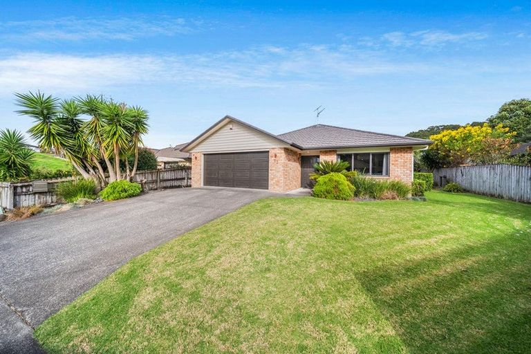 Photo of property in 27 Willowgrange Place, Pukekohe, 2120