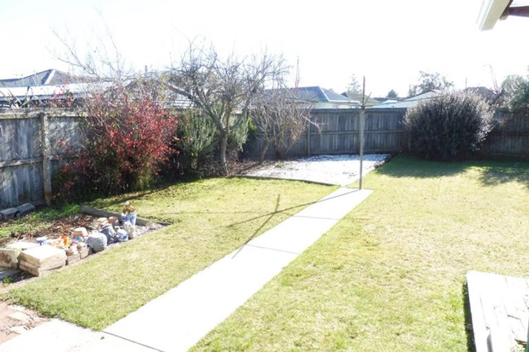Photo of property in 25 Vancouver Crescent, Wainoni, Christchurch, 8061