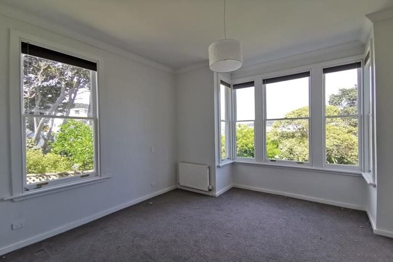 Photo of property in 76 Roxburgh Street, Mount Victoria, Wellington, 6011
