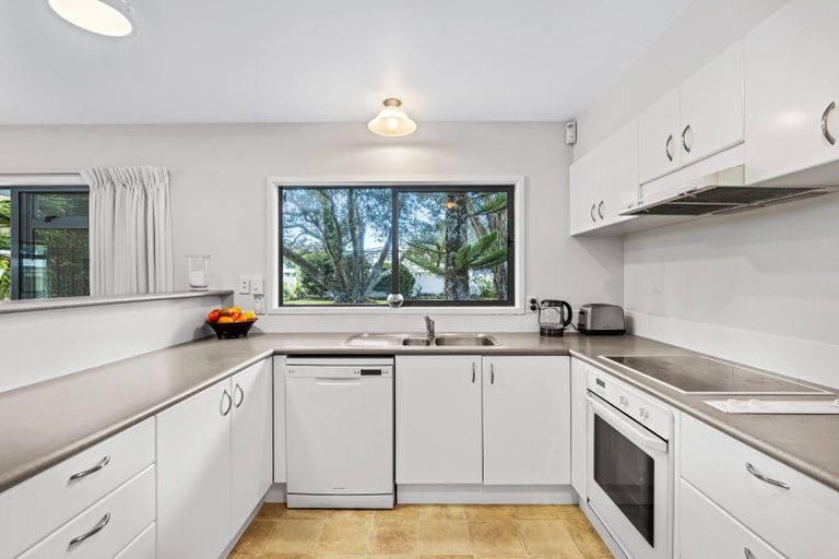 Photo of property in 15b Puriri Avenue, Orewa, 0931