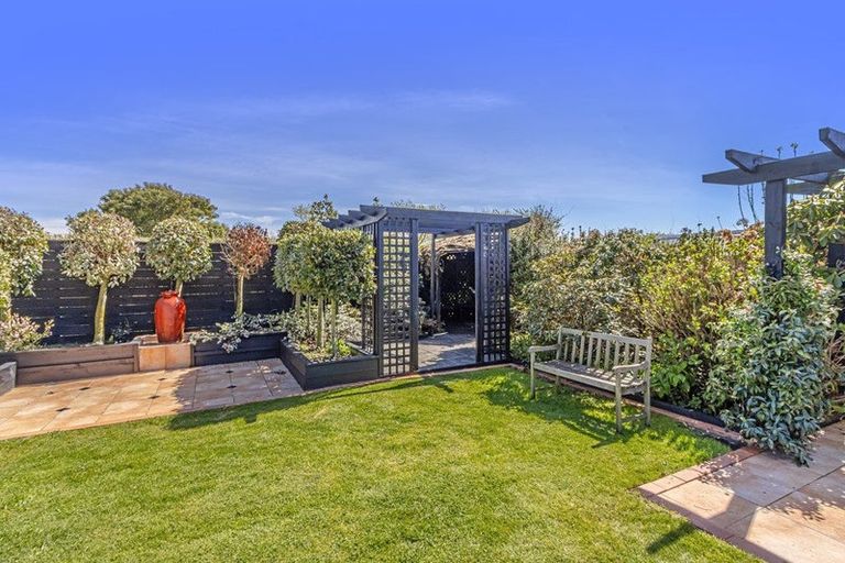 Photo of property in 29 Greystoke Lane, Avonhead, Christchurch, 8042