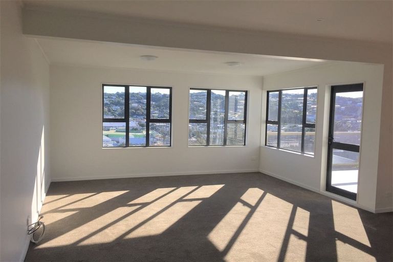 Photo of property in 6 Sheridan Terrace, Johnsonville, Wellington, 6037