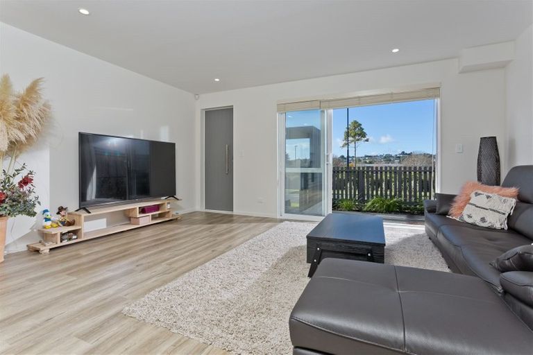 Photo of property in 153 Millwater Parkway, Silverdale, 0932