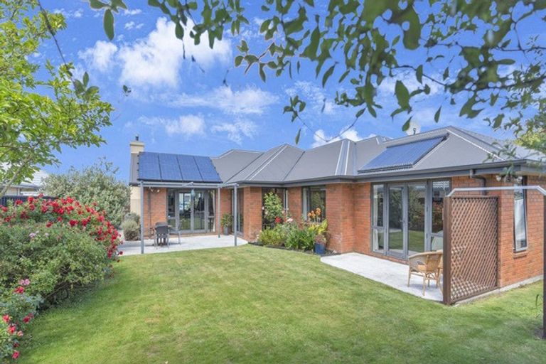 Photo of property in 5 Rooney Place, Aidanfield, Christchurch, 8025