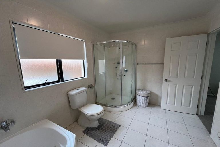 Photo of property in 98 Meadowland Drive, Somerville, Auckland, 2014