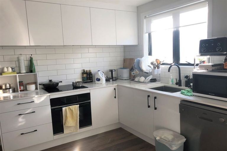 Photo of property in 52a Waipani Road, Te Atatu Peninsula, Auckland, 0610