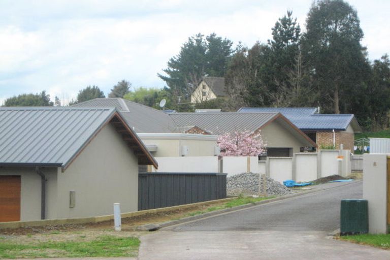 Photo of property in 10e Long Place, Frankleigh Park, New Plymouth, 4310