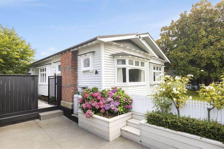 Photo of property in 39 Normans Road, Strowan, Christchurch, 8052