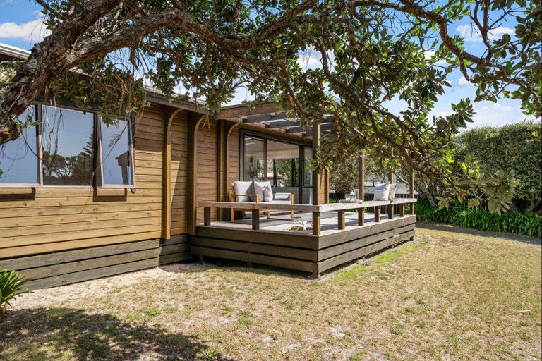 Photo of property in 15 St Anne Place, Omaha, 0986