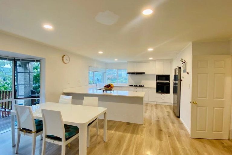 Photo of property in 1/133a Hobsonville Road, West Harbour, Auckland, 0618