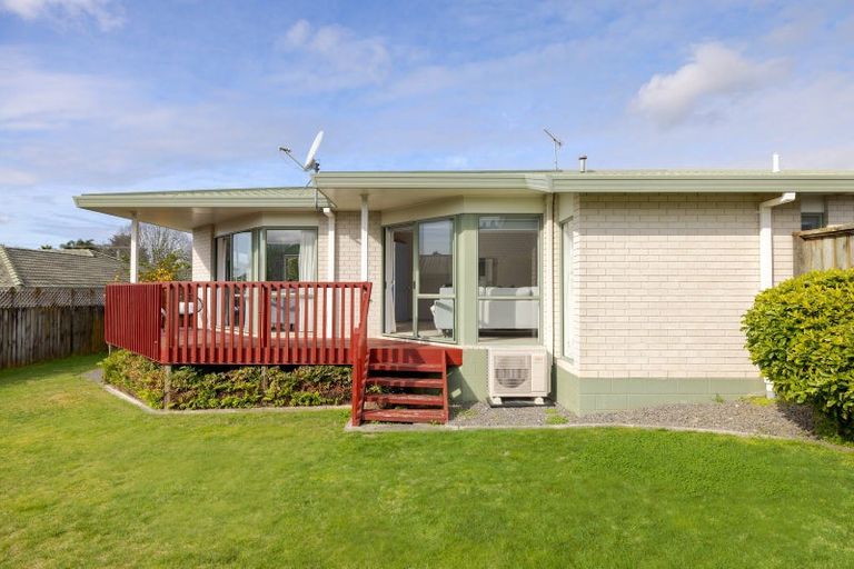 Photo of property in 5 Burnt Oak Drive, Pyes Pa, Tauranga, 3112