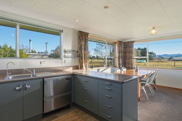 Photo of property in 16 Burraness Street, Palmerston, 9430