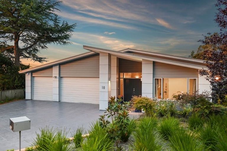 Photo of property in 10 Sunhaven Place, Huntsbury, Christchurch, 8022