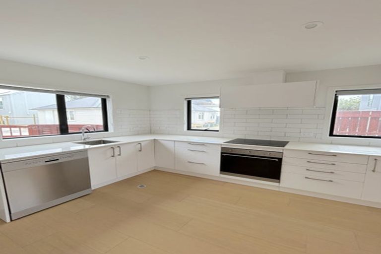 Photo of property in 4/892 High Street, Avalon, Lower Hutt, 5011