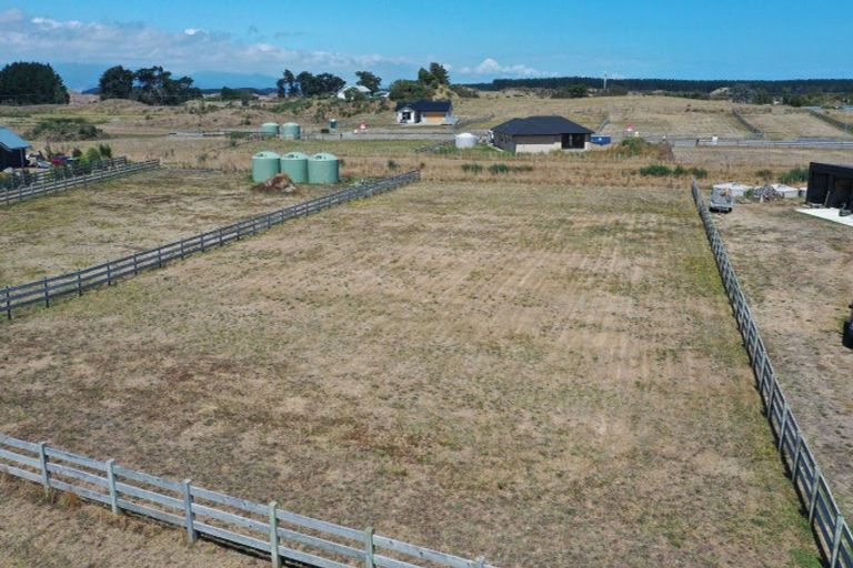 Photo of property in 10 Roma Way, Waitarere, 5510