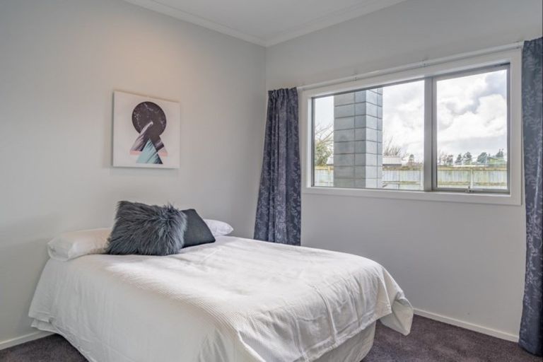 Photo of property in 21 Okarito Avenue, Levin, 5510