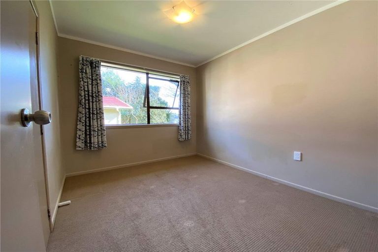 Photo of property in 60 Cedar Heights Avenue, Massey, Auckland, 0614