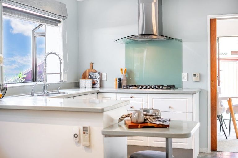 Photo of property in 75 Totara Crescent, Woburn, Lower Hutt, 5011