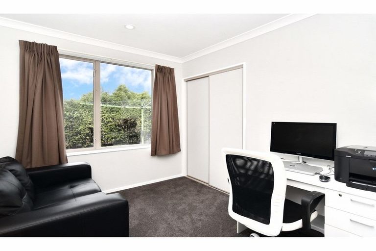 Photo of property in 23 Papaumu Green, Parklands, Christchurch, 8083